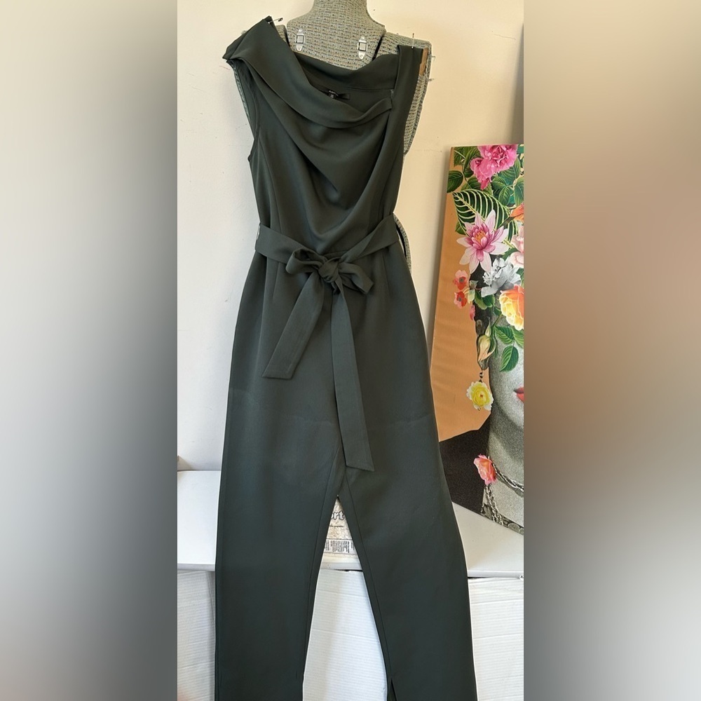 AQ/AQ DIDION STRUCTURED JUMPSUIt, HIDDEN ZIP, TAILORED LEG, SIDE SPLIT US 8R